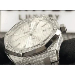 Audemar-Piguet-Iced-Out-Replica-2.webp Audemars Piguet Royal Oak 15400 Iced Out Super Clone 1:1 Replica Watch | V-UNION