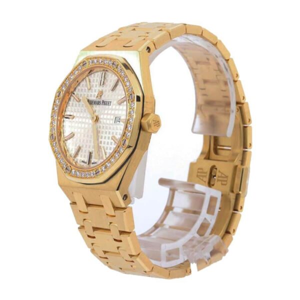 audemars-piguet-royal-oak-selfwinding-yellow-gold-67651ba-zz-1261ba-01-1.jpg Audemars Piguet Royal Oak 67651BA.ZZ.1261BA.01 Diamond Bezel Collector’s Super Clone 1:1 Replica Watch | V-UNION